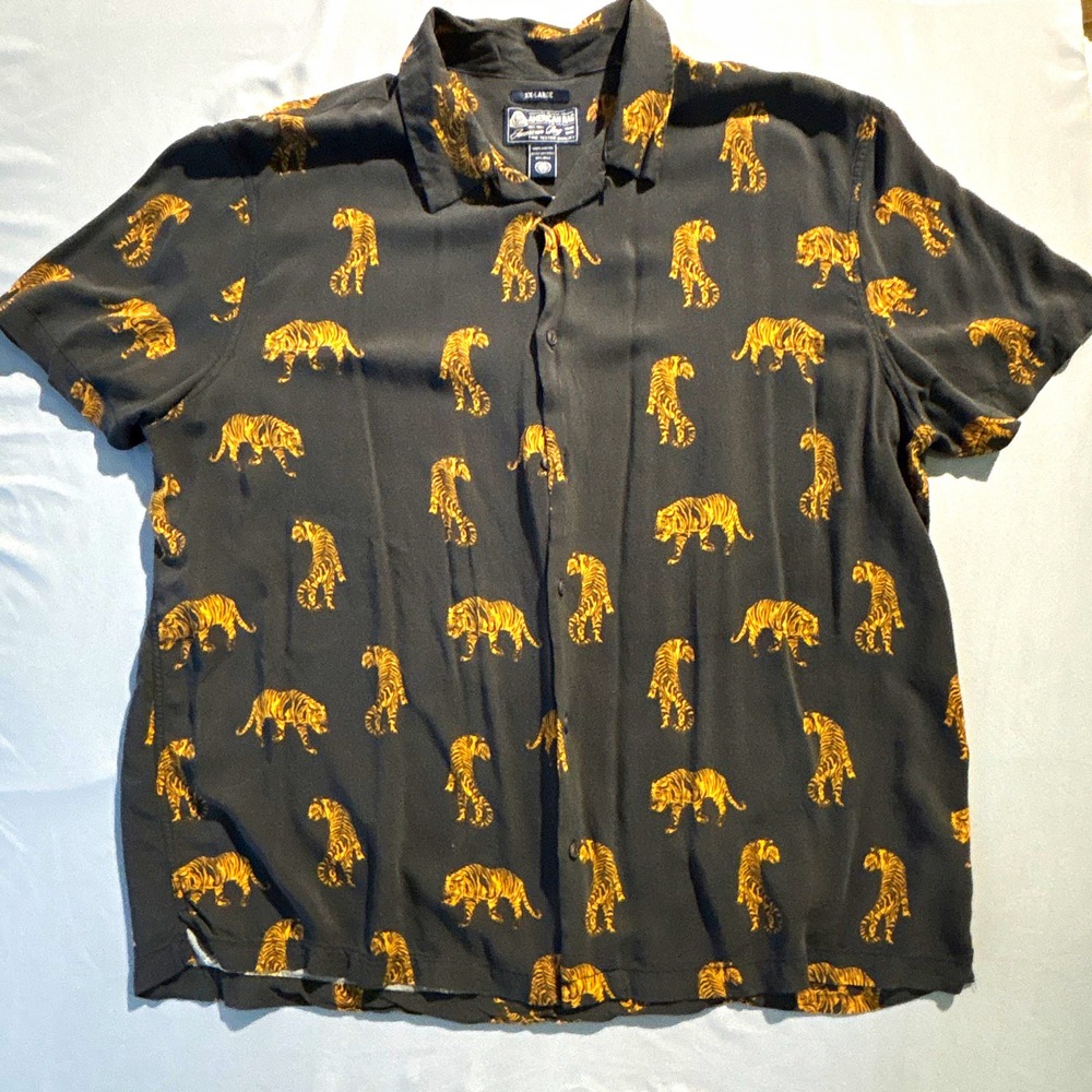 American Rag Mens XXL Short Sleeve Button Up Shirt Tiger Print Rayon Navy Gold